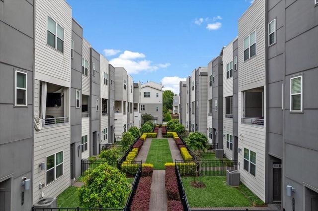 2777 Clinton Drive, Houston, TX 77020