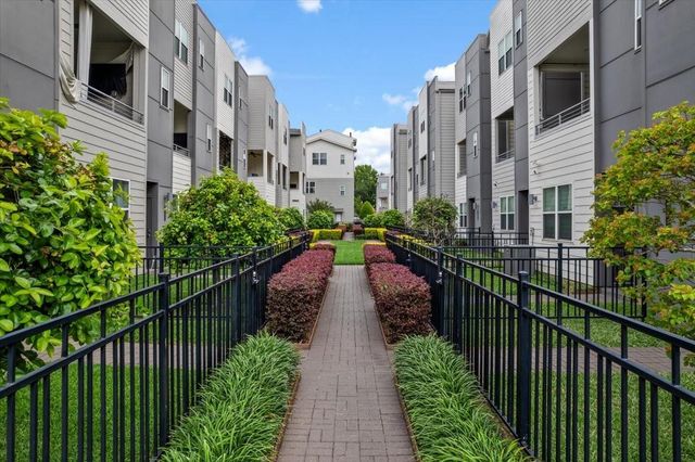 2777 Clinton Drive, Houston, TX 77020