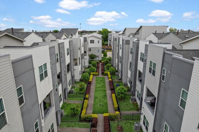 2777 Clinton Drive, Houston, TX 77020