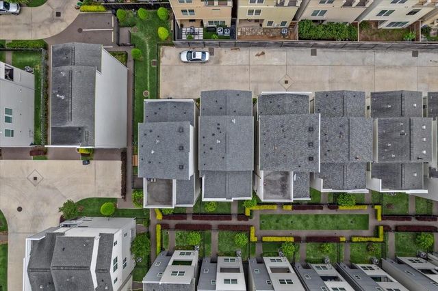 2777 Clinton Drive, Houston, TX 77020