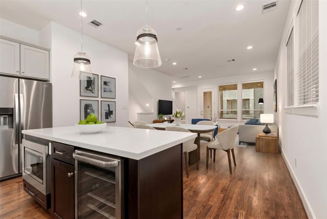 2777 Clinton Drive, Houston, TX 77020