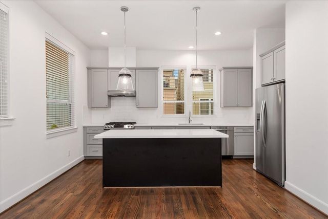 2777 Clinton Drive, Houston, TX 77020