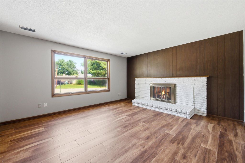 1277 Imperial Lane, New Brighton, MN 55112 — photo 2