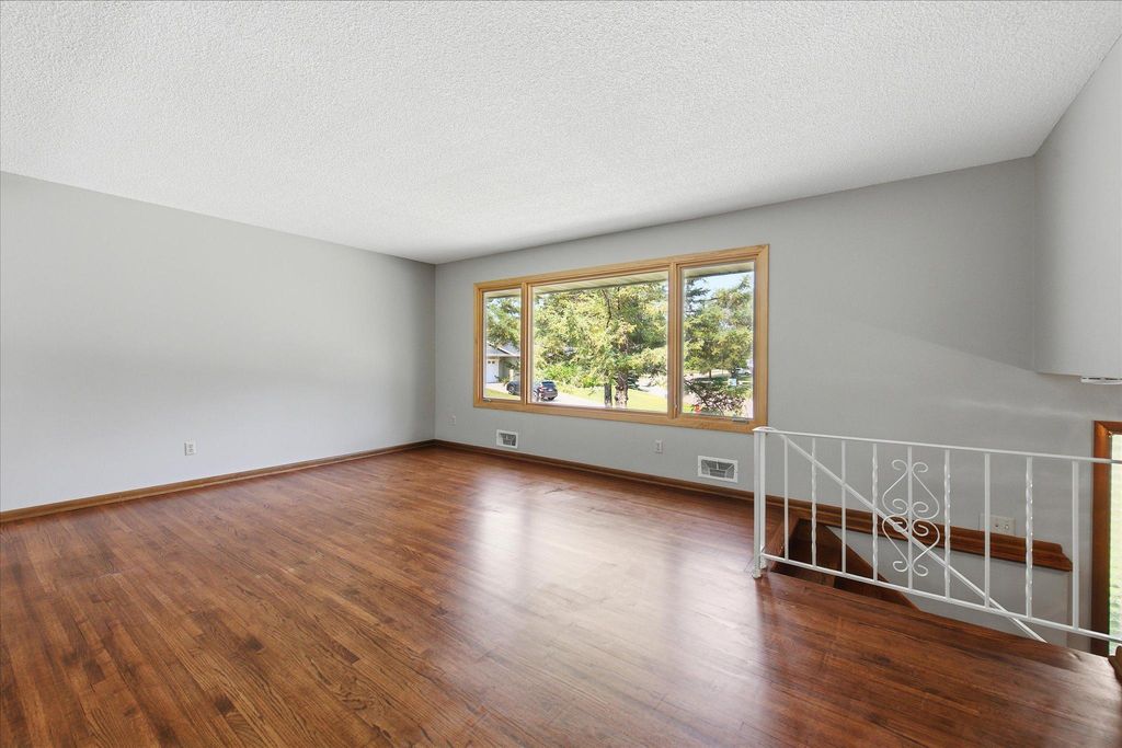 1277 Imperial Lane, New Brighton, MN 55112 — photo 4