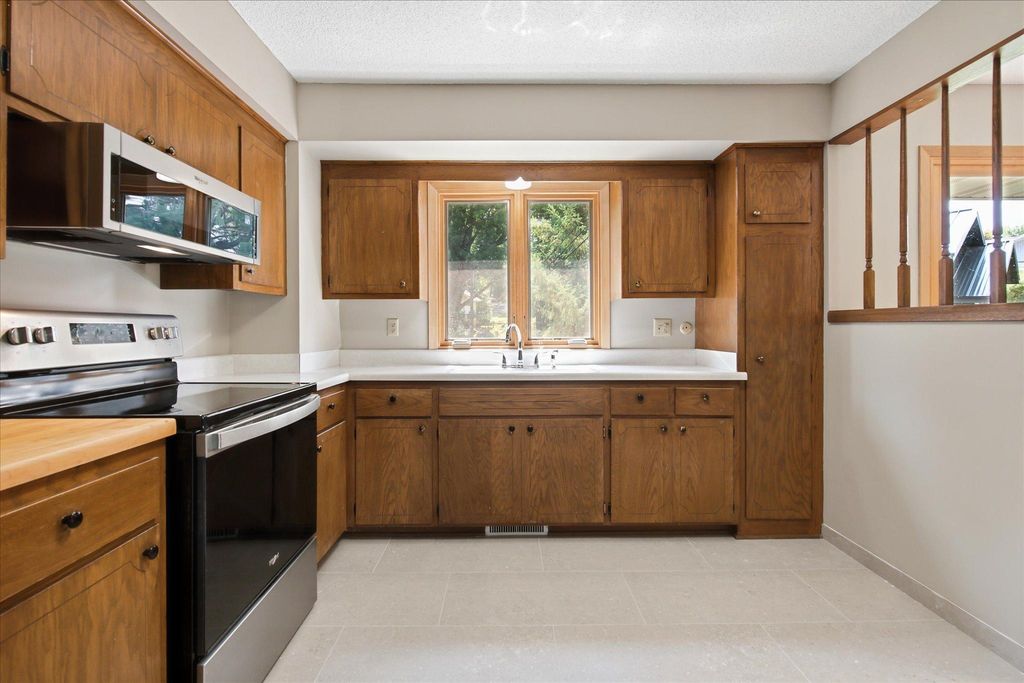 1277 Imperial Lane, New Brighton, MN 55112 — photo 5