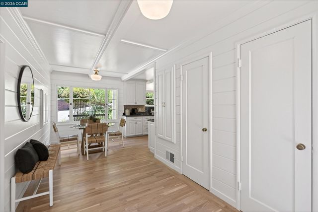 229 Manzanita Dr, Orinda, CA 94563