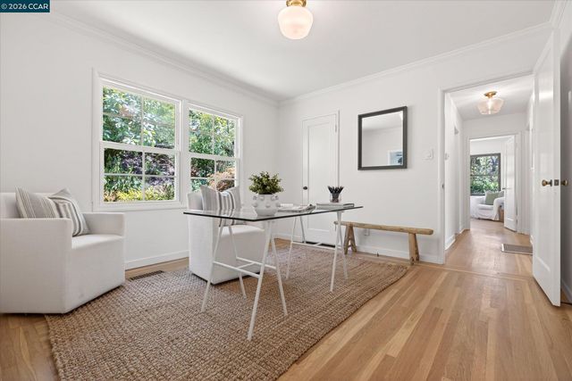 229 Manzanita Dr, Orinda, CA 94563
