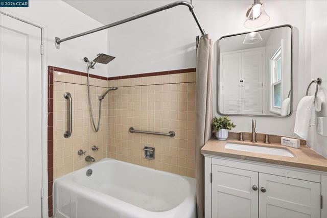 229 Manzanita Dr, Orinda, CA 94563