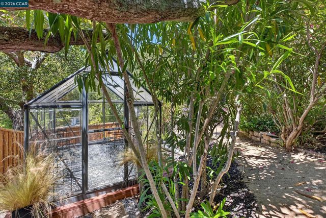 229 Manzanita Dr, Orinda, CA 94563