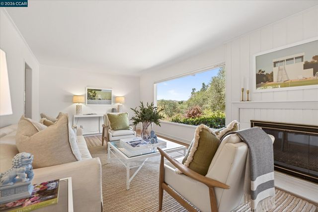 229 Manzanita Dr, Orinda, CA 94563