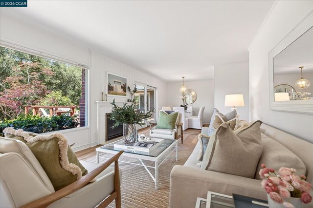 229 Manzanita Dr, Orinda, CA 94563