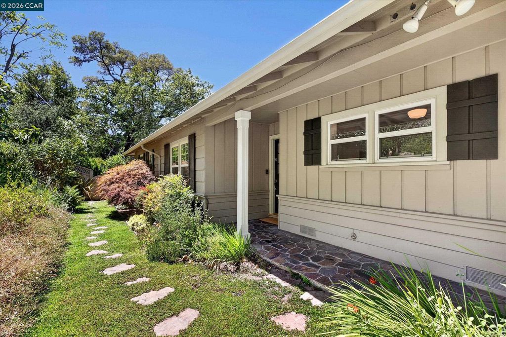 229 Manzanita Dr, Orinda, CA 94563