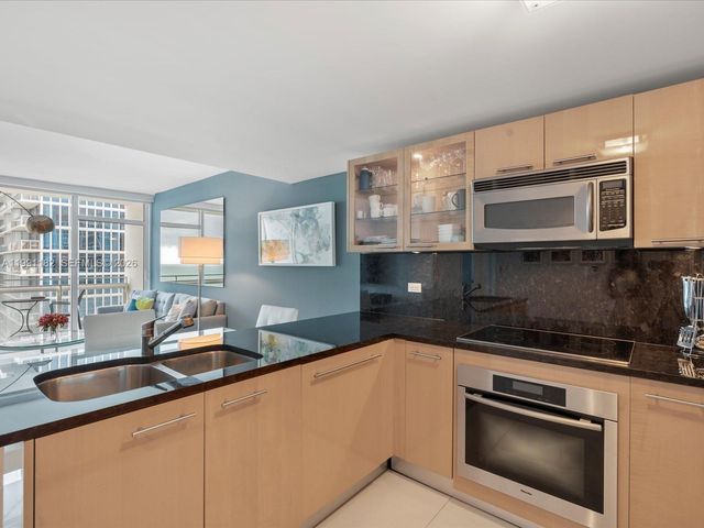 6801 Collins Ave 1208, Miami Beach, FL 33141