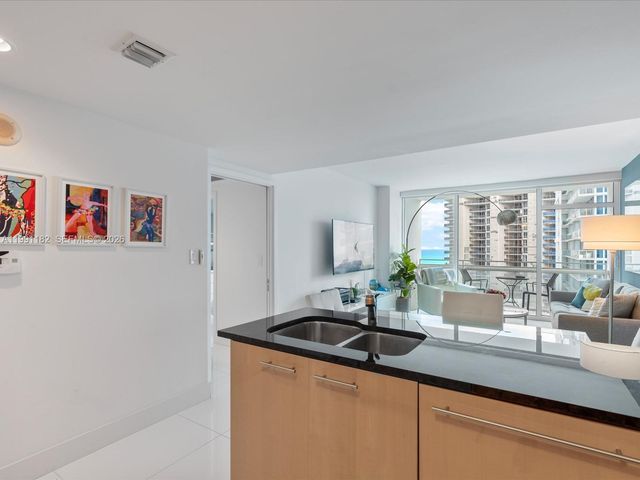 6801 Collins Ave 1208, Miami Beach, FL 33141