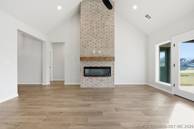 2116 E 45th Circle, Sand Springs, OK 74063