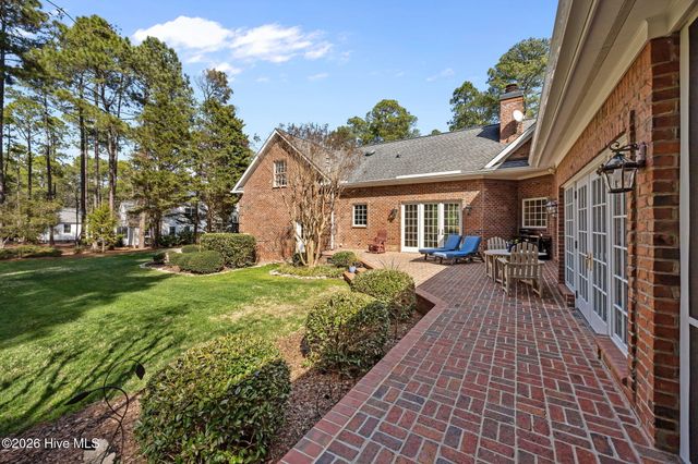 32 Glenbarr Court, Pinehurst, NC 28374