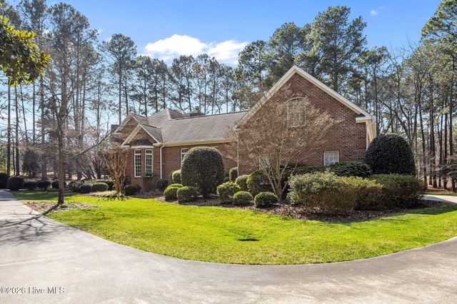 32 Glenbarr Court, Pinehurst, NC 28374