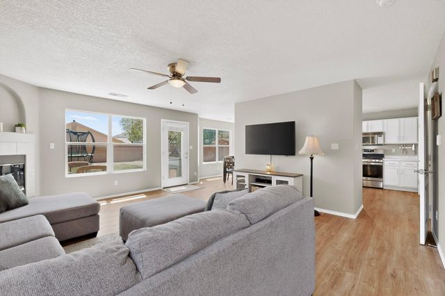 7612 Banyon Avenue NW, Albuquerque, NM 87114