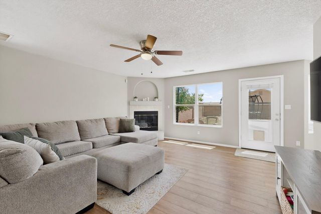 7612 Banyon Avenue NW, Albuquerque, NM 87114
