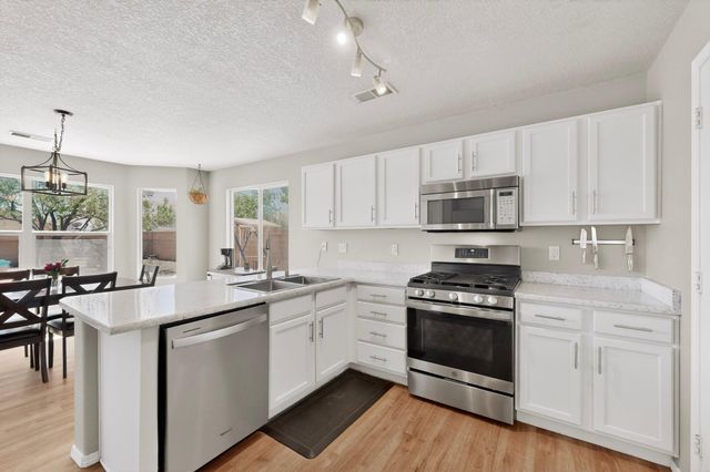 7612 Banyon Avenue NW, Albuquerque, NM 87114