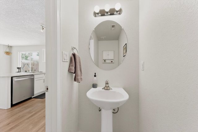 7612 Banyon Avenue NW, Albuquerque, NM 87114
