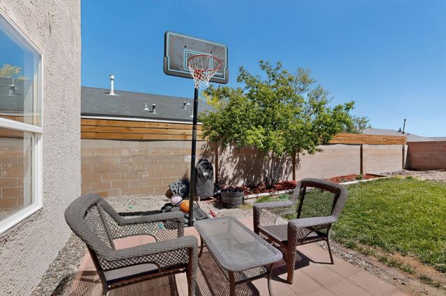 7612 Banyon Avenue NW, Albuquerque, NM 87114