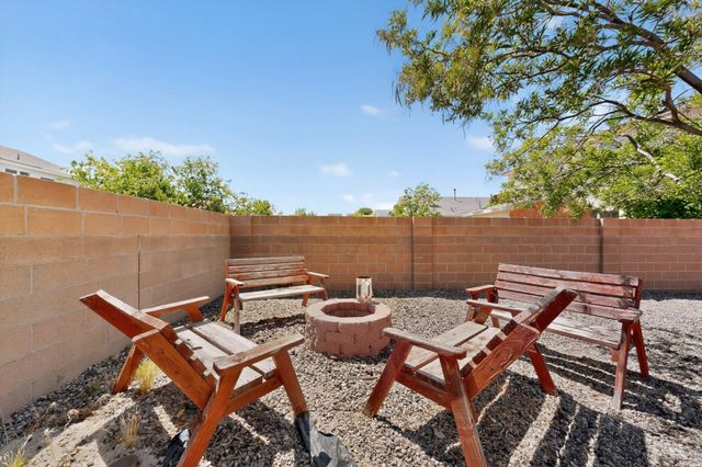 7612 Banyon Avenue NW, Albuquerque, NM 87114