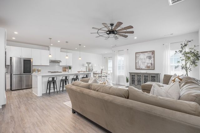 1610 Lila Dr, Murfreesboro, TN 37128