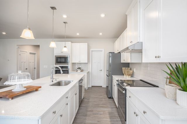 1610 Lila Dr, Murfreesboro, TN 37128