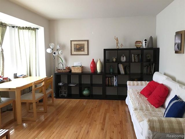 156 Arthur Avenue, Troy, MI 48083