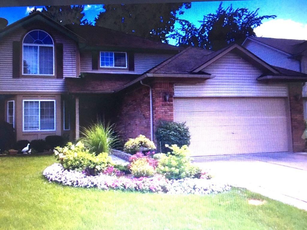 156 Arthur Avenue, Troy, MI 48083