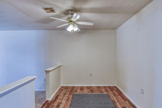 2704 Yorkshire Avenue, Moore, OK 73160