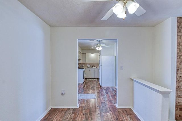 2704 Yorkshire Avenue, Moore, OK 73160