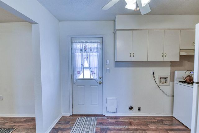 2704 Yorkshire Avenue, Moore, OK 73160