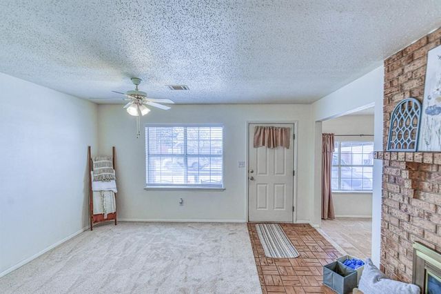 2704 Yorkshire Avenue, Moore, OK 73160