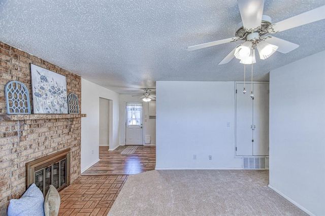 2704 Yorkshire Avenue, Moore, OK 73160