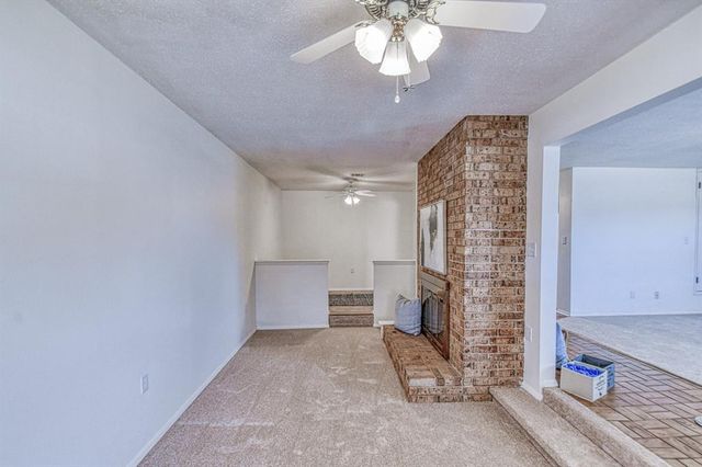 2704 Yorkshire Avenue, Moore, OK 73160