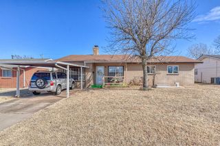 2704 Yorkshire Avenue, Moore, OK 73160
