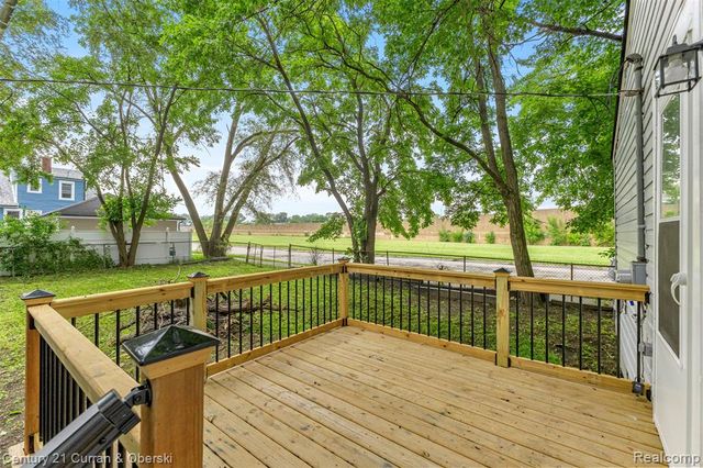 1587 Reo Avenue, Lincoln Park, MI 48146