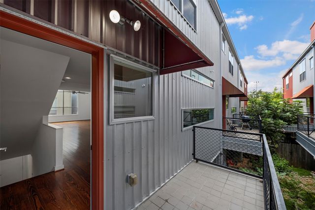 3018 Commerce Street, Houston, TX 77003