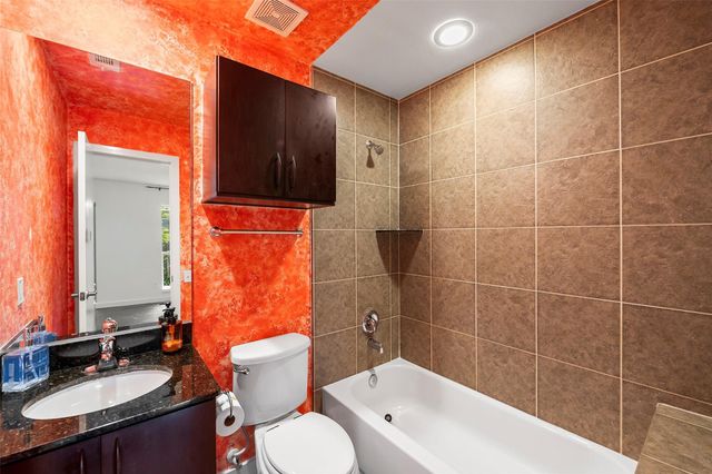 3018 Commerce Street, Houston, TX 77003