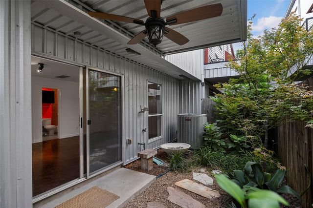 3018 Commerce Street, Houston, TX 77003