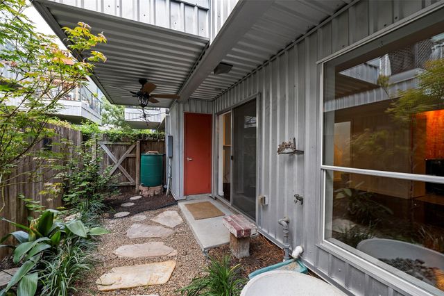 3018 Commerce Street, Houston, TX 77003