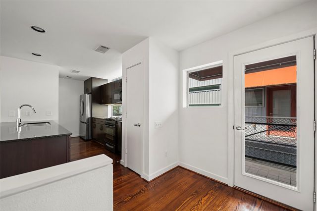 3018 Commerce Street, Houston, TX 77003