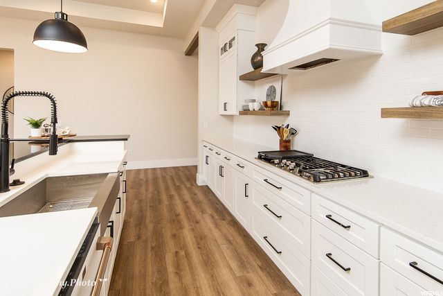 56 W ELINOR LN, Washington, UT 84780