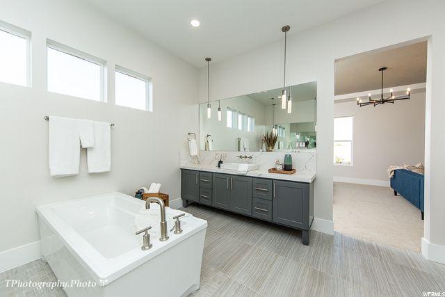 56 W ELINOR LN, Washington, UT 84780