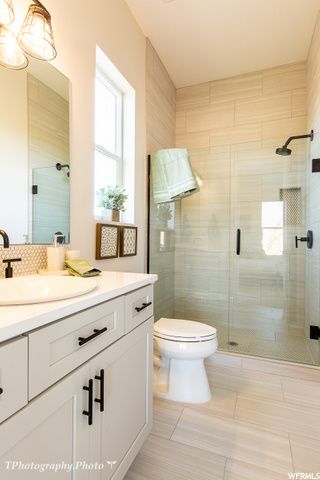 56 W ELINOR LN, Washington, UT 84780