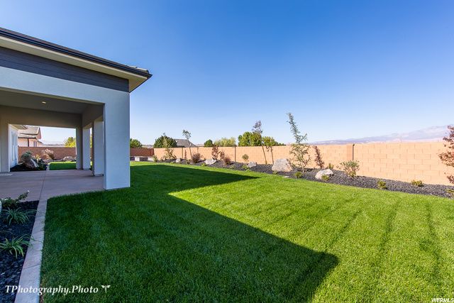 56 W ELINOR LN, Washington, UT 84780