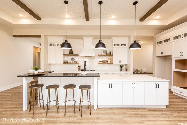 56 W ELINOR LN, Washington, UT 84780