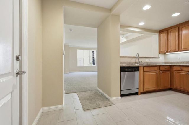 2210 Gellert Boulevard 5107, South San Francisco, CA 94080